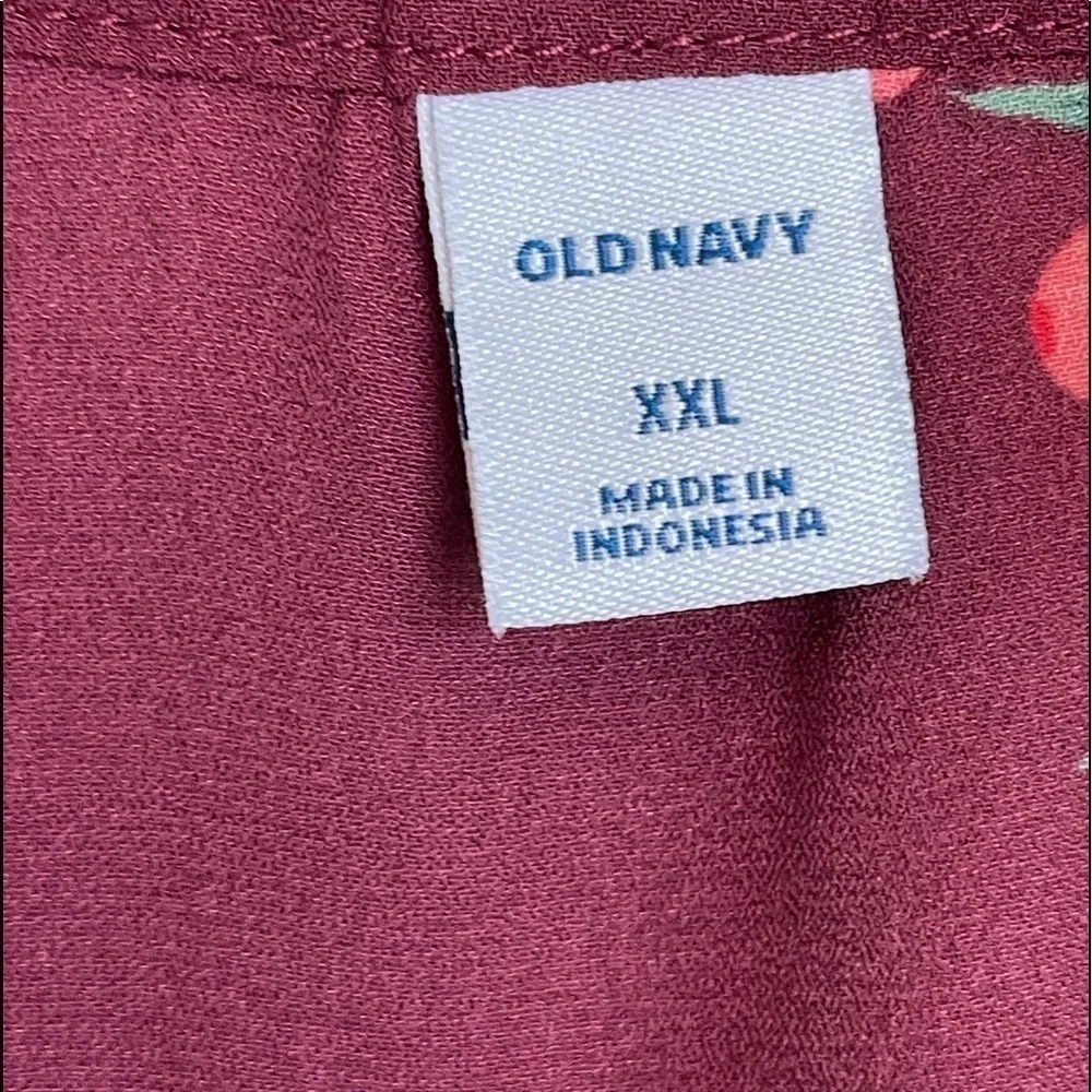 NWT- Old Navy Floral Blouse. Size XXL - Picture 4 of 6